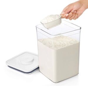 4 piece Oxo Food Containers (2 - 4.4 Qt containers & 2 scoops)